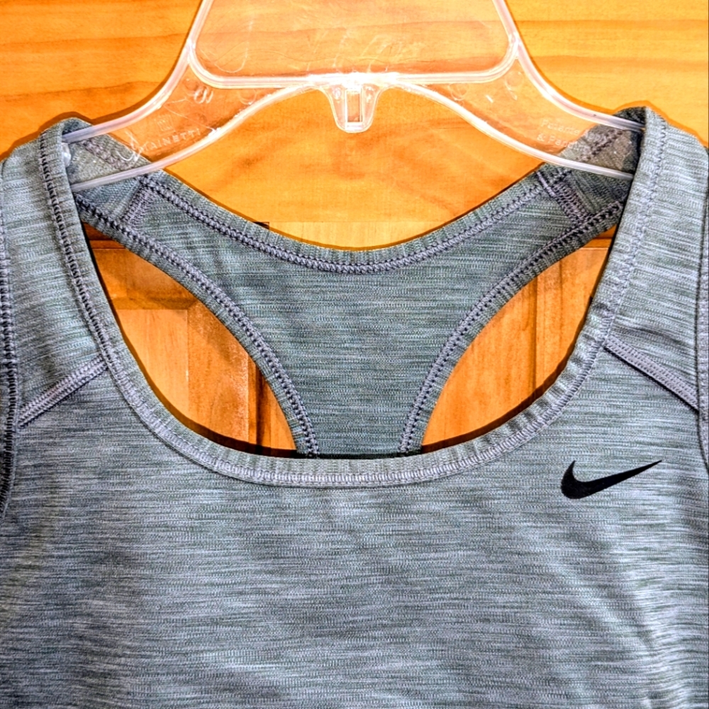 Nike Women's Sports Bra Size Medium Heathered Gray Dri-Fit Athletic Racerback - Picture 2 of 8
